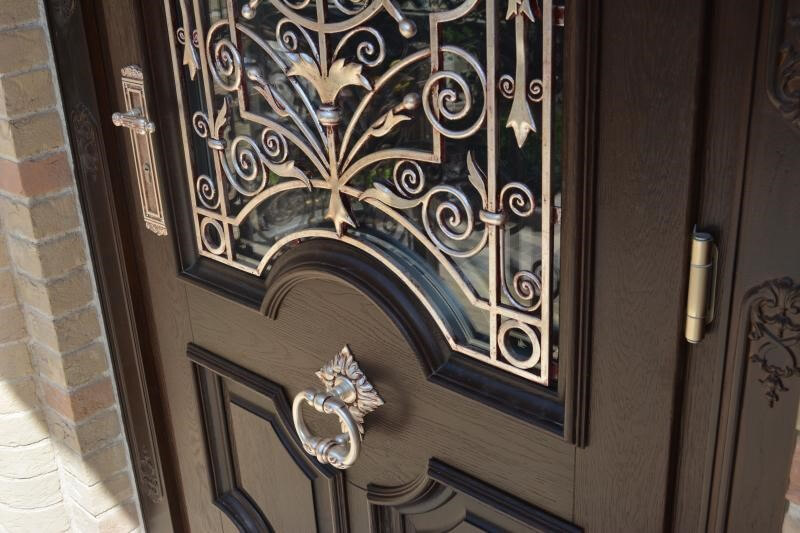 Оригинальные деревянные входные двери