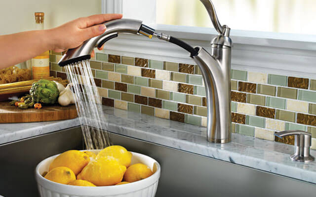 смеситель для кухни со шлангом