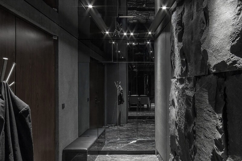 дизайн чорної передпокої