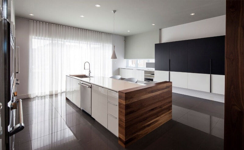 стильные шторы хай тек на кухне