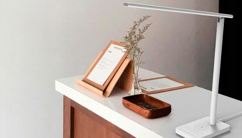 Настольная лампа с беспроводной зарядкой для телефона – технология, облегчающая вашу жизнь