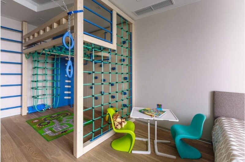 светлая детская комната для мальчика