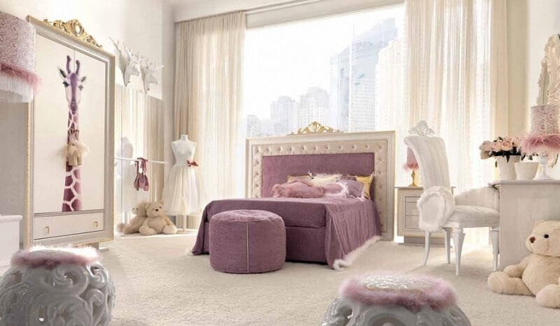 кімната дівчинки в класичному стилі