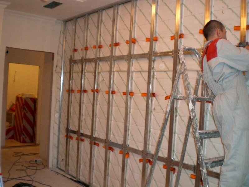 выровнять стены каркасным способом