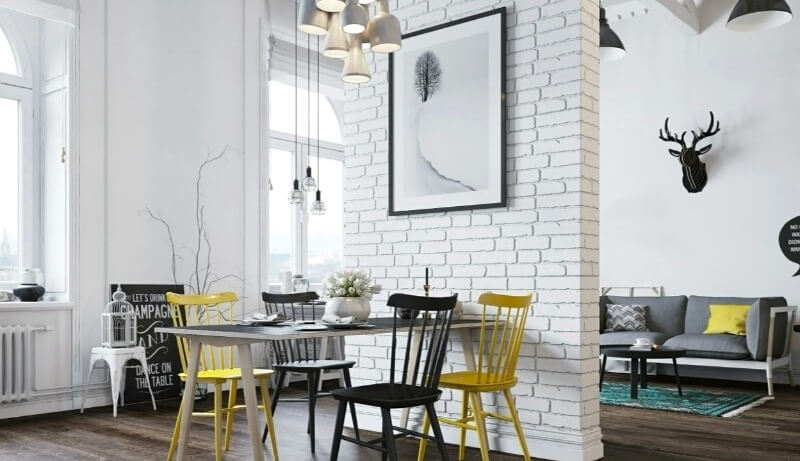 жовті стільці в лофт інтер'єрі