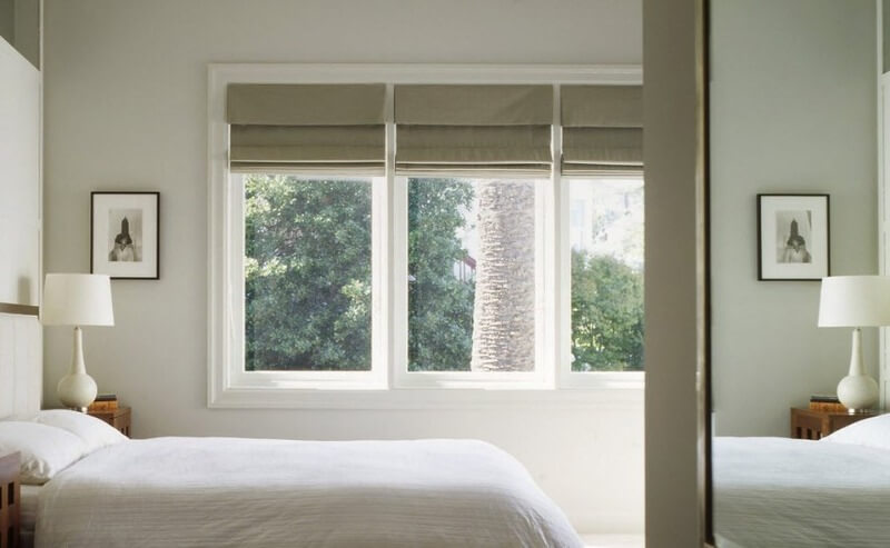 штори римські в спальні