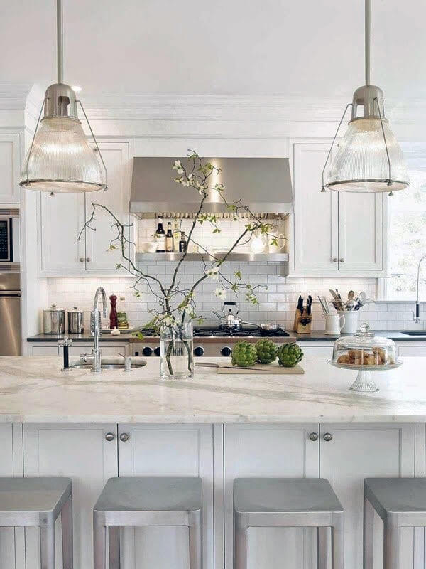 білий монохром в кухні