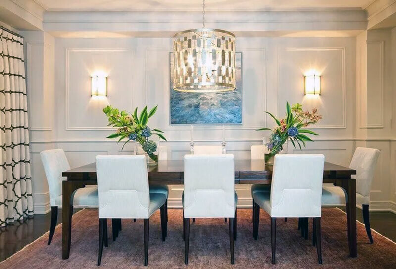 Красивый настенный светильник