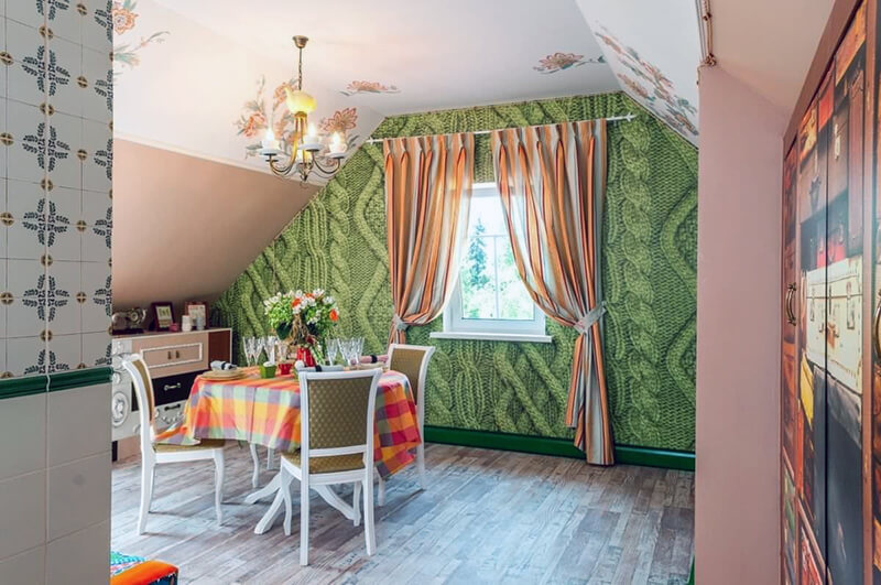 фотошпалери біля вікна на кухні