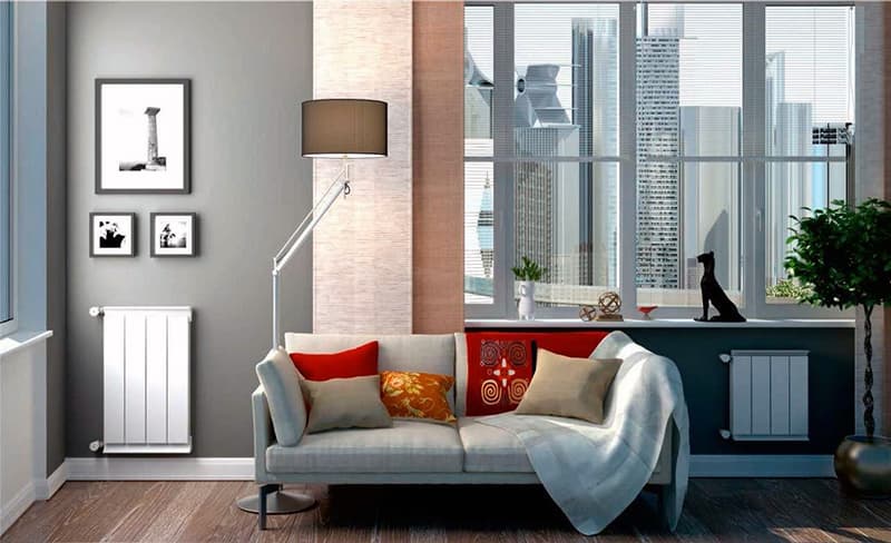 Алюмінієвий радіатор в інтер'єрі кімнати