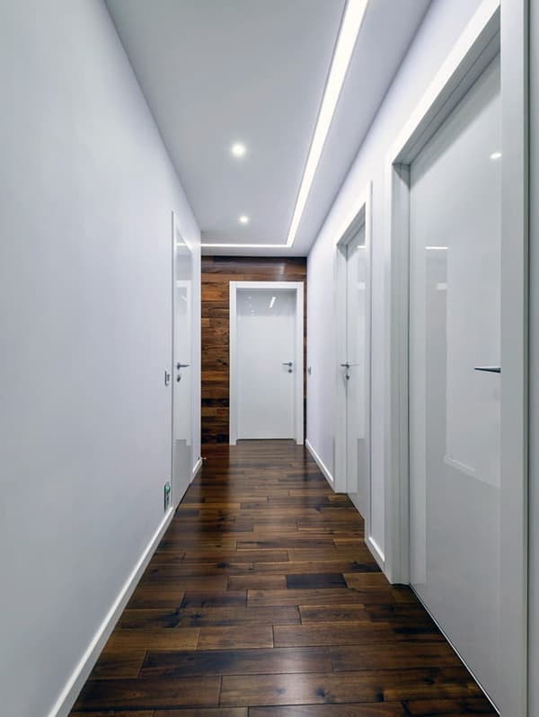 Дерев'яна підлога в мінімалістичному інтер'єрі