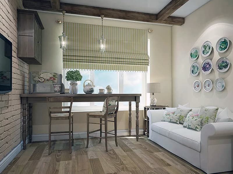 Прикраса стіни квартири тарілками