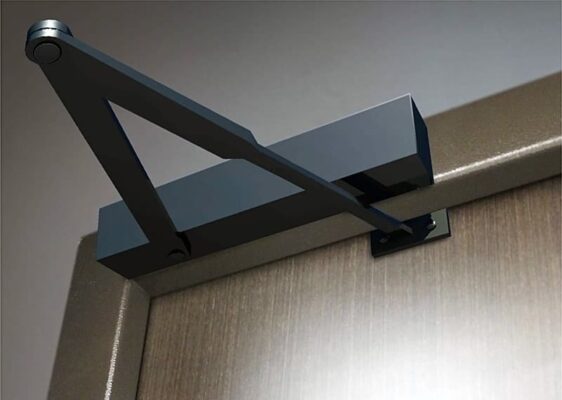 Дверний дотягувач: які бувають та як правильно обрати модель?