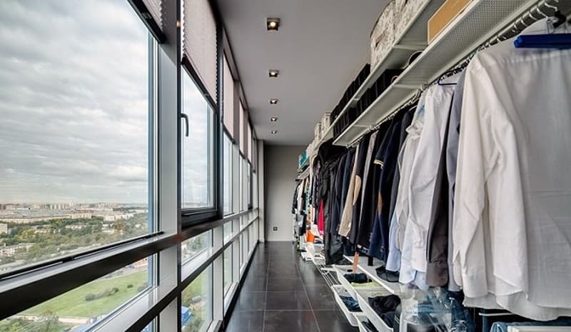 Гардеробная комната на лоджии