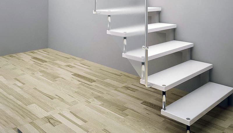 Сходи з больцами в дизайні інтер'єру