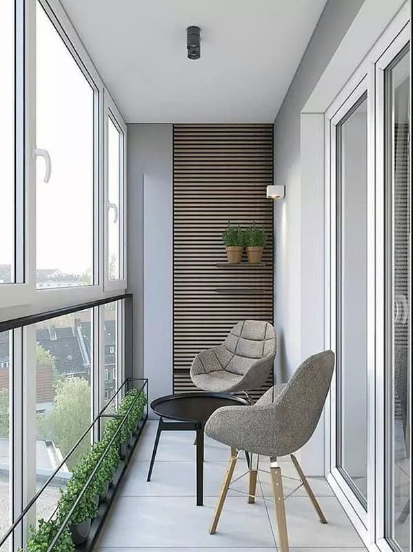 Мінімалізм інтер'єру невеликого балкона