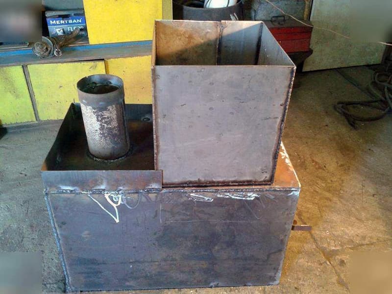 Саморобна піч з листів металу для лазні