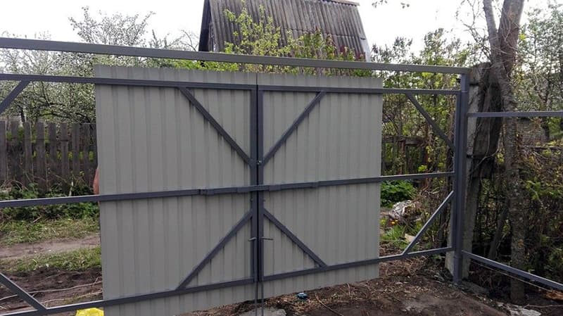 Стиковка профільованих листів при монтажі воріт
