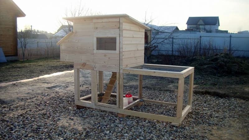 Двоповерховий літній курник