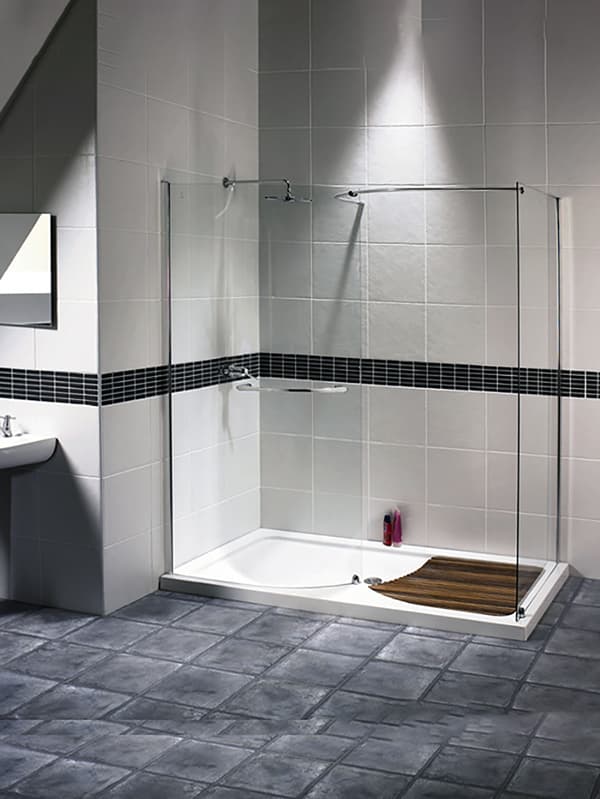 Дизайн ванної кімнати з відкритою душовою кабіною