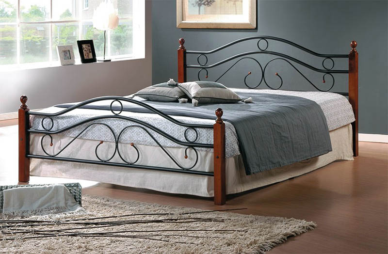 Ліжко з металу і дерева для спальні