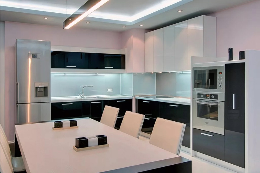 Приклад мінімалізму в дизайні кухні