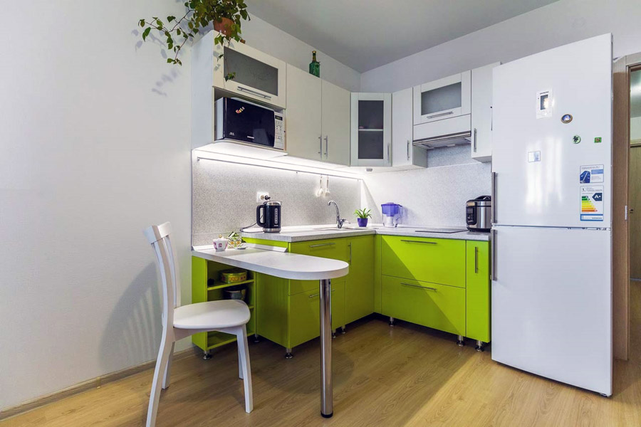 Кухня с барной стойкой