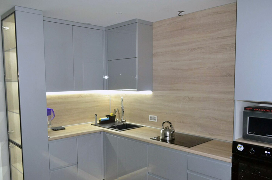 Приклад мінімалістичного дизайну для сучасної кухні