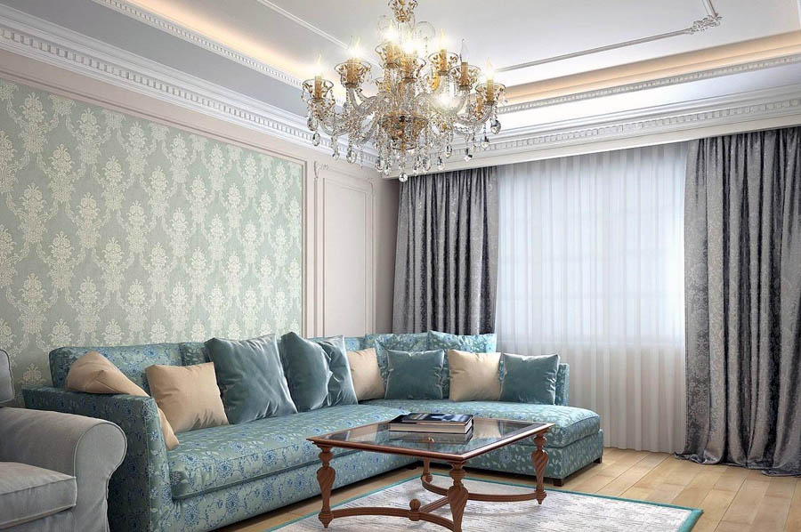 Светлая просторная комната с большой люстрой