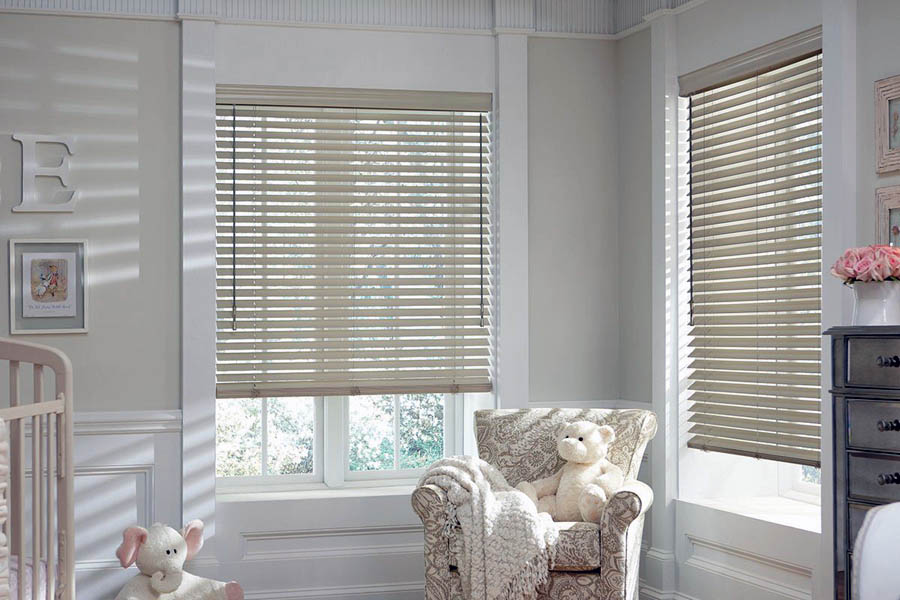 Красиві рулонні штори для вікна