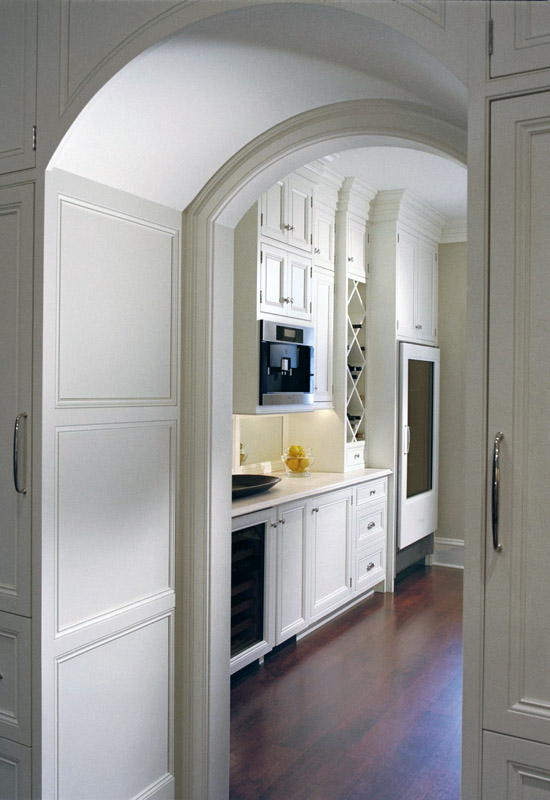 Маленька кухня без дверей у хрущовці