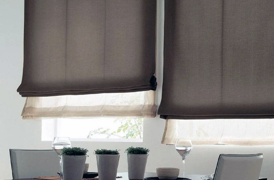 Использование двойных рулонных штор в дизайне интерьера