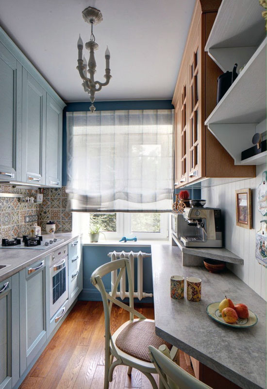 Кухня з лінійним плануванням у хрущовці