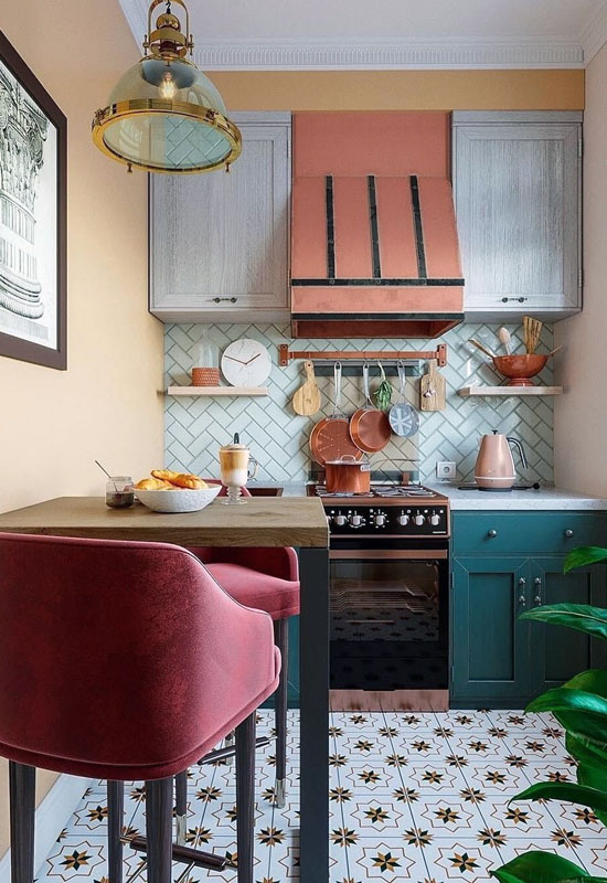 Линейная рабочая зона на кухне в хрущевке