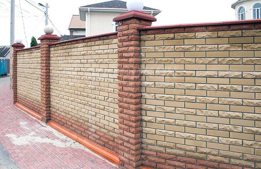 Облаштування цегляного паркану для будинку