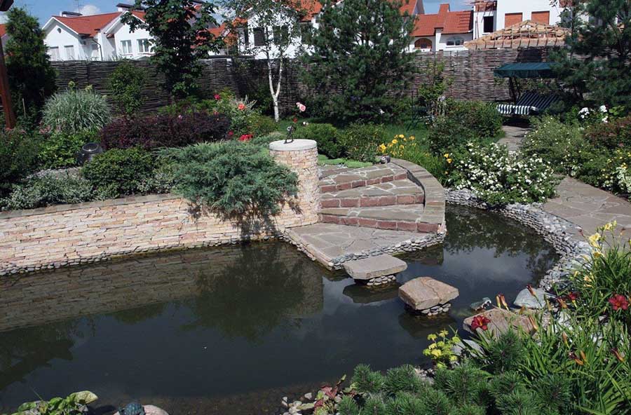 Великий ставок зі сходами своїми руками