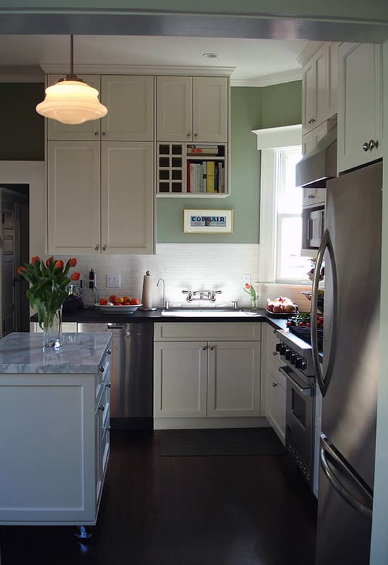 Гарний дизайн реальної кухні невеликої площі