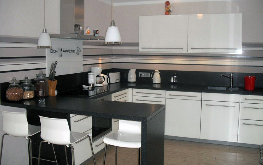 Приклад гарного оздоблення кухні невеликих розмірів