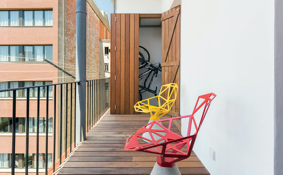 Система зберігання для велосипеда на відкритому балконі