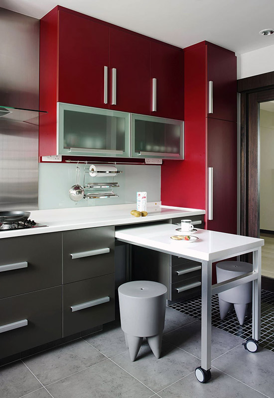 Барная стойка на колесах в кухне