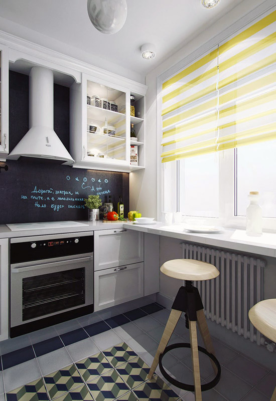 Маленькая кухня с барной стойкой на подоконнике