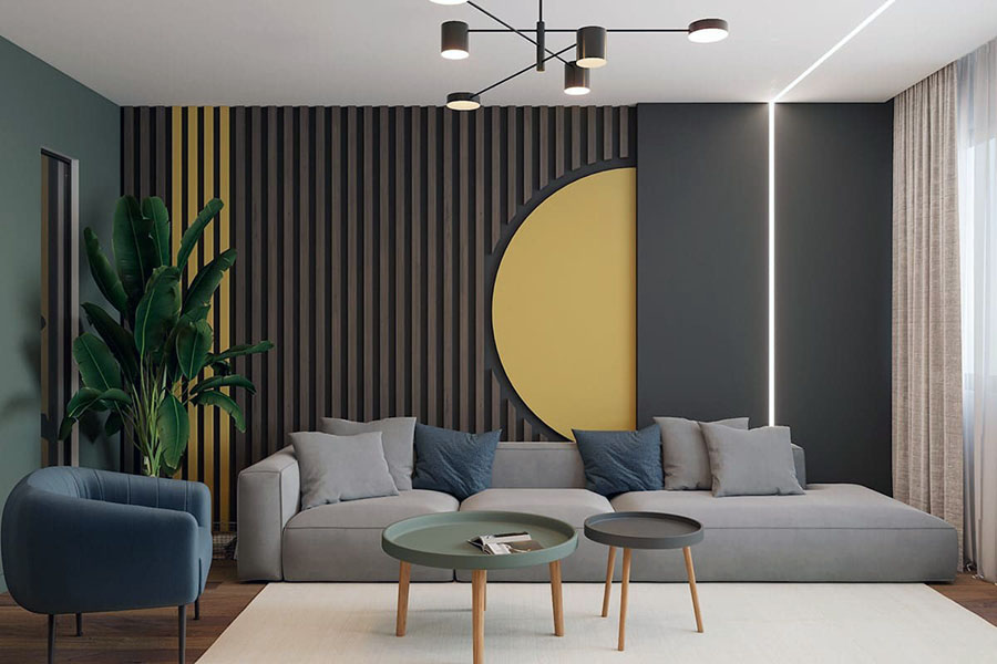 Просторный зал с использованием акцентных цветов и современного стиля