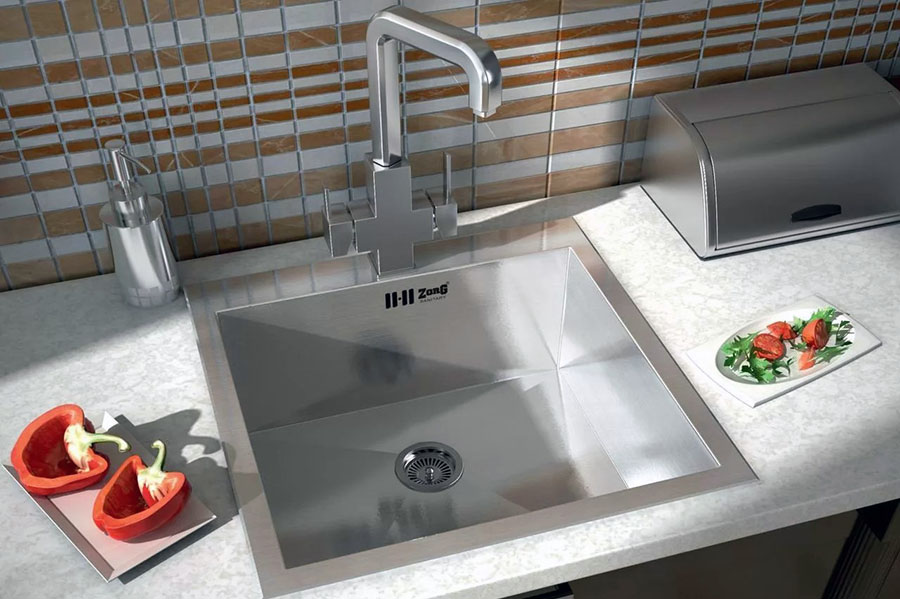 Приклад квадратної мийки на кухні