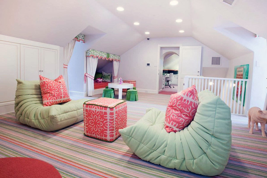 Облаштування ігрової кімнати для дітей на мансарді