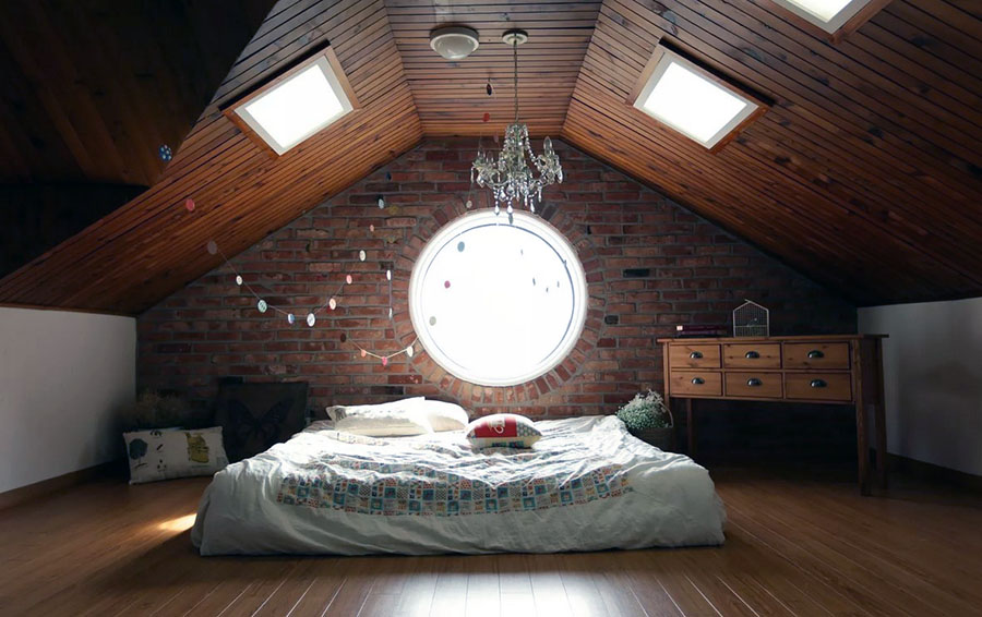 Пример обустройства ломаной мансарды