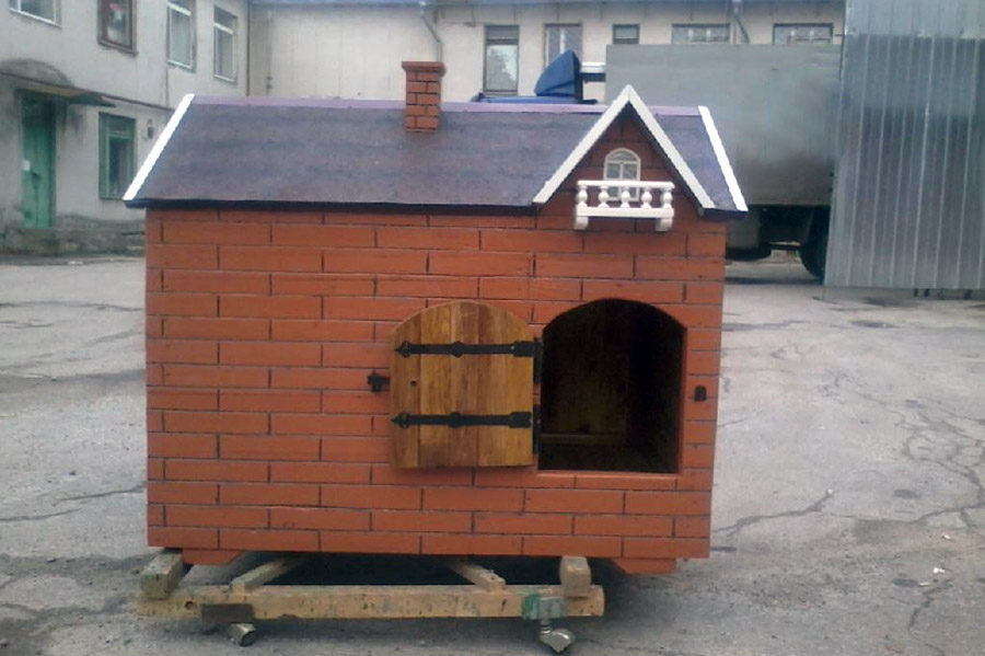 Як побудувати будку для собаки з цегли