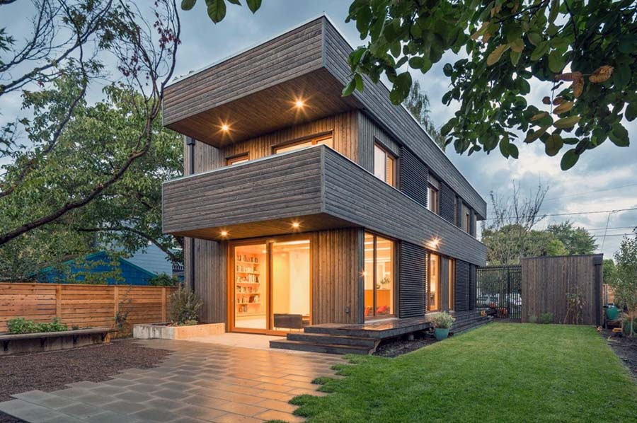 Приклад високого та сучасного фінського будинку у стилі хай-тек