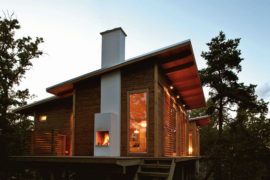 Темний фінський будинок з дизайном у стилі модерн