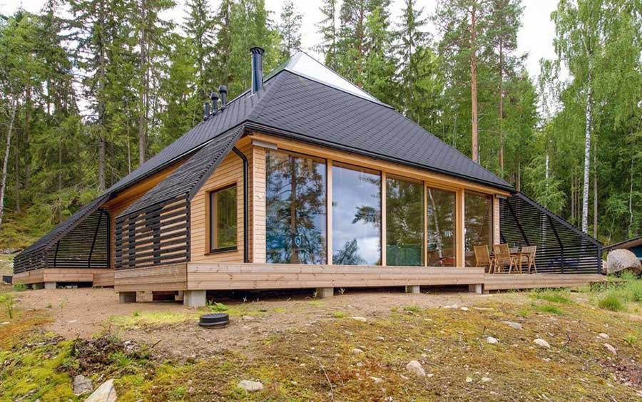 Креативный финский дом с покатой крышей