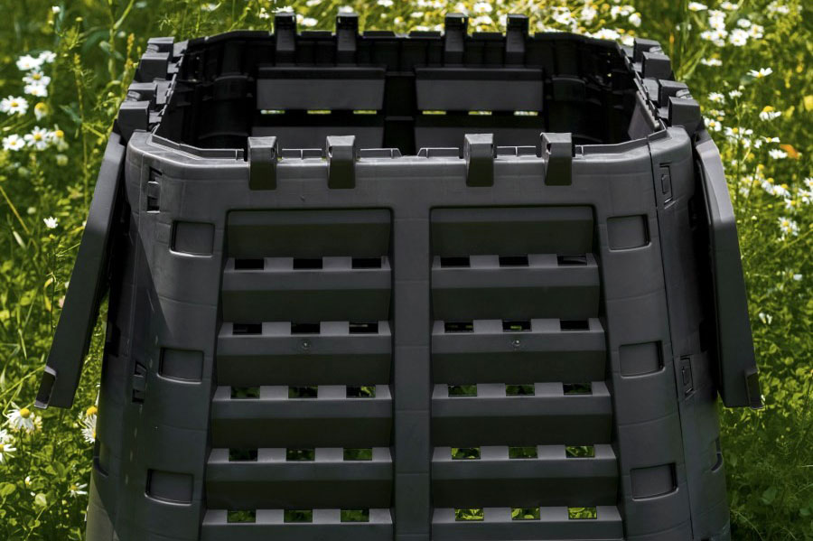 Компактний компостний контейнер для дачі та приватного будинку